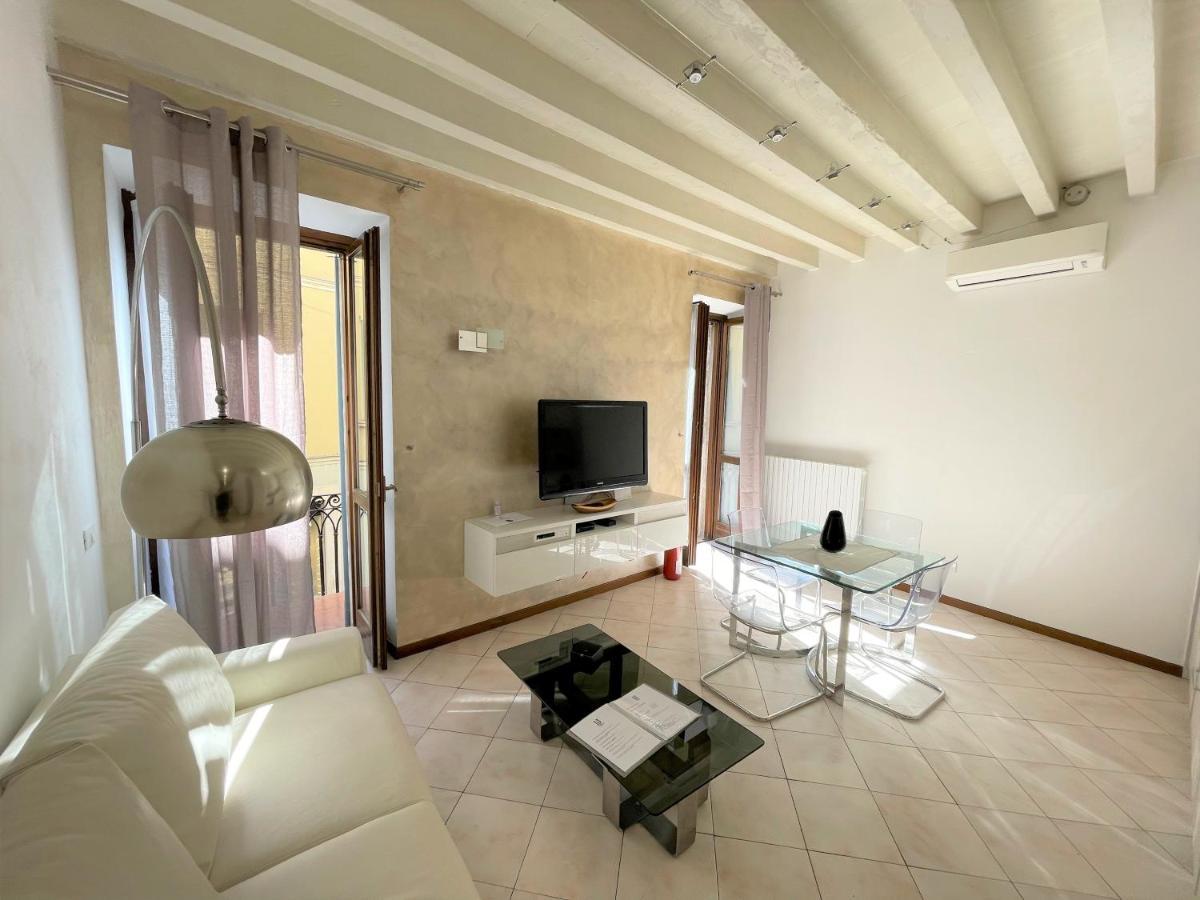 Desenzanoloft Le Petit Bijou - Restyling 2025 - Downtown ديسينسانو ديل غاردا المظهر الخارجي الصورة
